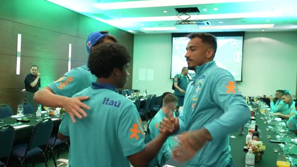 Seleção Brasileira se apresenta em São Paulo para jogos contra Chile e Peru