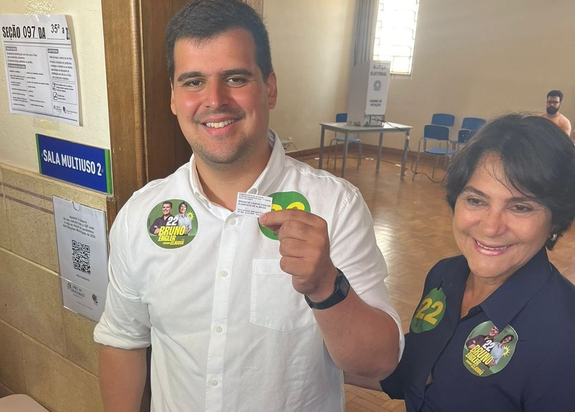 Bruno Engler (PL) vota no bairro Serra, mostra confiança e diz não escolher adversário no 2º turno