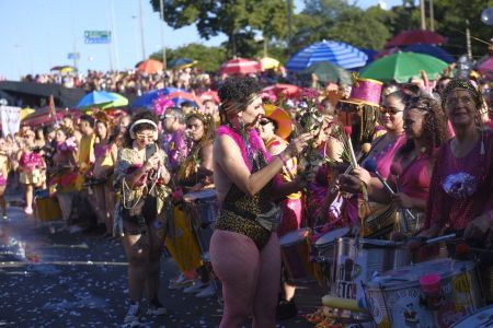 Cortejo do Então, Brilha! abriu o carnaval de 2026