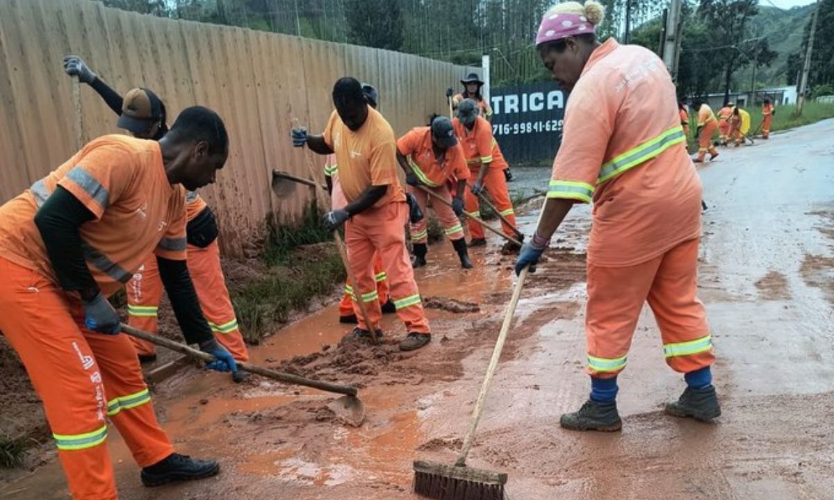 Demlurb realiza limpeza e desobstrução em 20 bairros em Juiz de Fora
