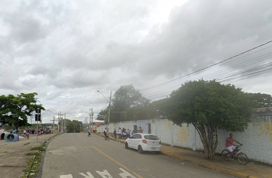Homens trocam tiros com polícia em porta de escola de Contagem (MG) neste domingo (6) de eleição