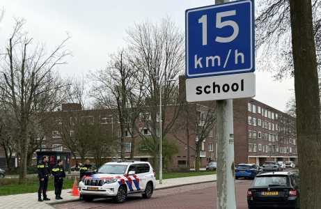 Explosão do lado de fora de escola judaica em Amsterdã