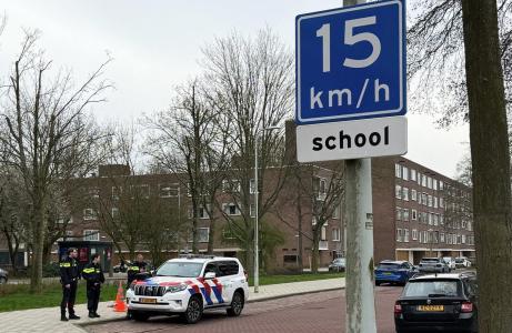 Explosão do lado de fora de escola judaica em Amsterdã