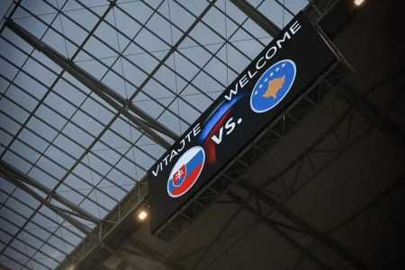 Eslováquia e Kososo se enfrentam na capital eslovaca