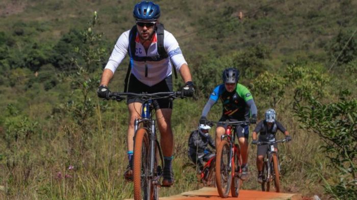  Esportes de aventura perto de BH que iniciantes conseguem fazer 