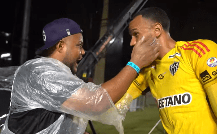 Everson (dir) celebra classificação do Atlético à final da Copa do Brasil Everson (dir) celebra classificação do Atlético à final da Copa do Brasil