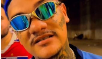 Influenciador surpreende tatua autógrafo de CEO de clube da Série A na testa
