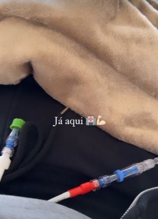 Postagem de Fabiana Justus quando estava internada em um hospital, em São Paulo. Postagem de Fabiana Justus quando estava internada em um hospital, em São Paulo.