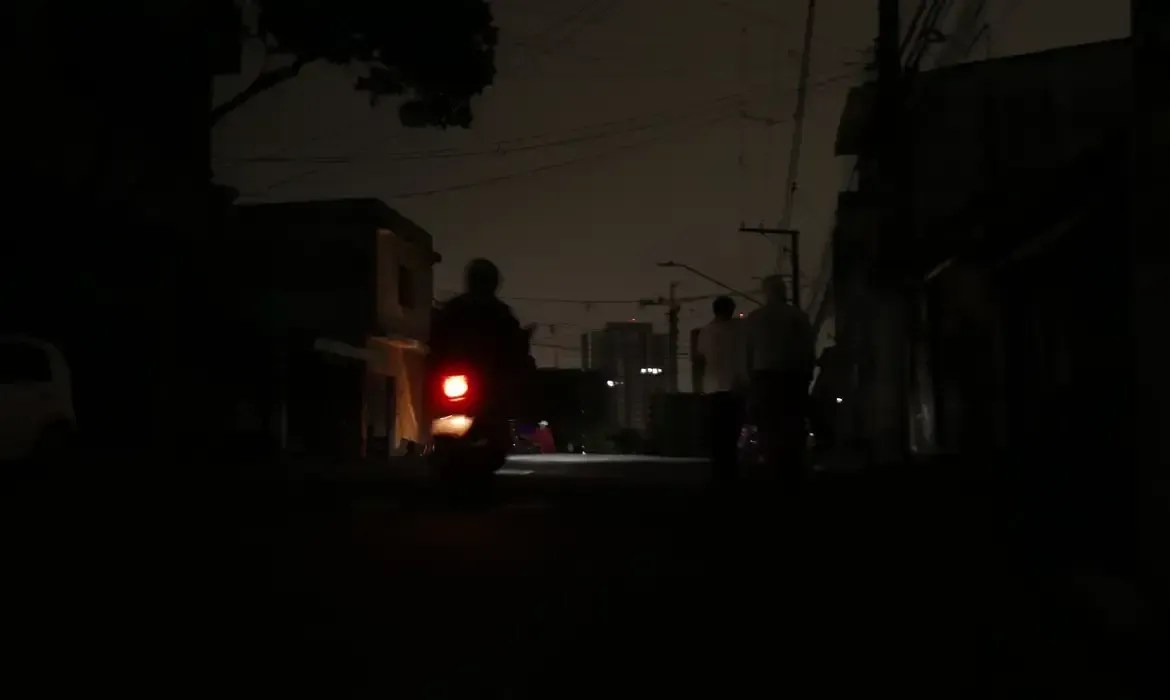 Apagão em São Paulo: além da falta de luz, regiões da capital estão sem água; saiba quais
