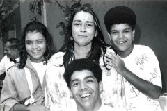 Gilberto Gil publicou fotos com Sandra Gadelha e os filhos ainda crianças