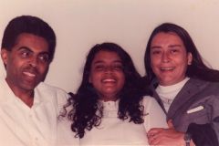 Gilberto Gil publicou fotos com Sandra Gadelha e os filhos ainda crianças