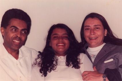 Gilberto Gil publicou fotos com Sandra Gadelha e os filhos ainda crianças