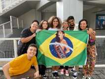 Fãs da cantora Marina Sena