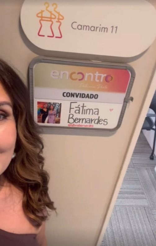 Fátima Bernardes mostra bastidores de participação do programa 'Encontro com Patrícia Poeta'.