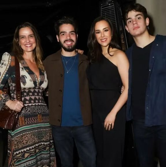Luciana Cardoso, João Silva, Lara e Rodrigo.