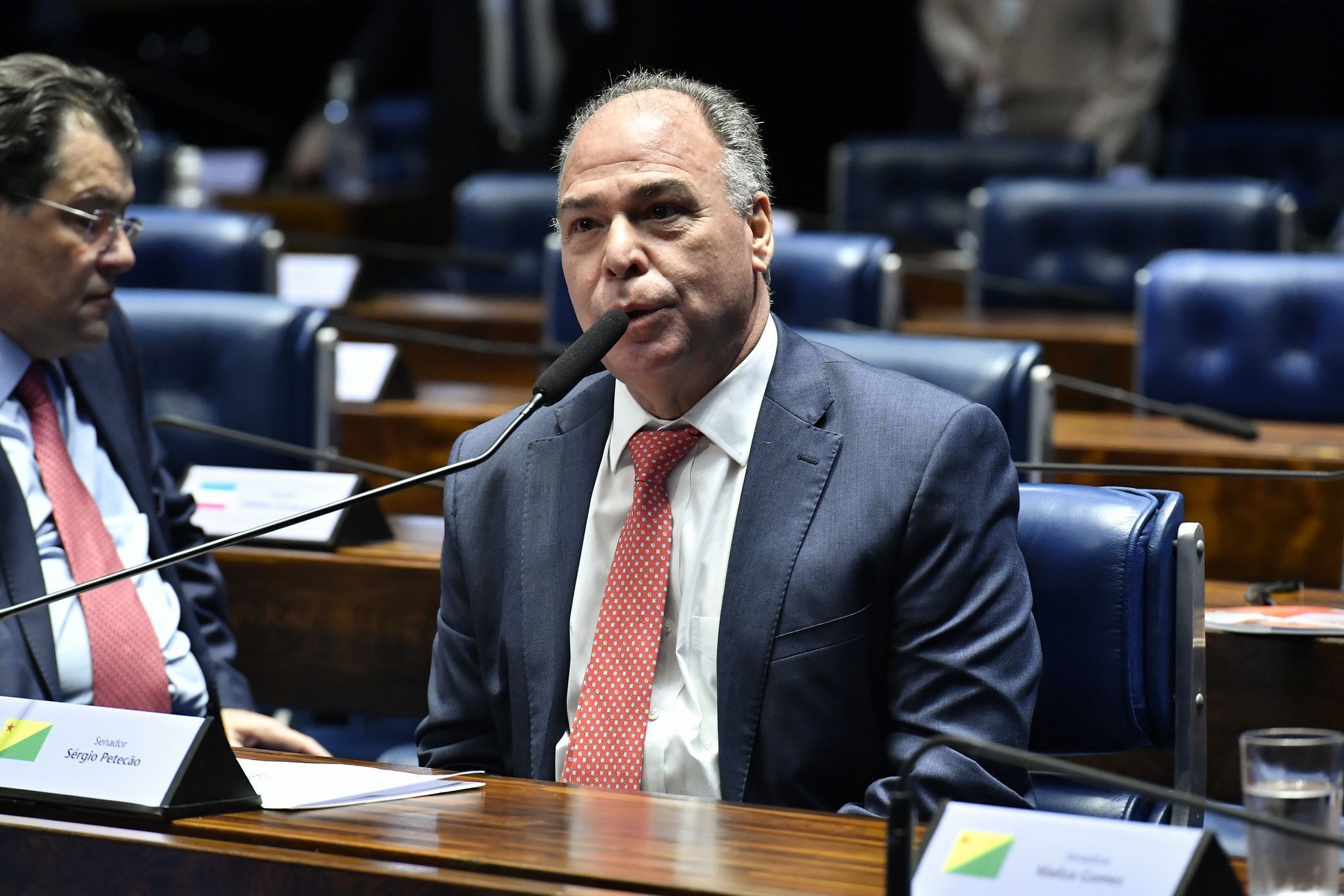 Ex-senador Fernando Bezerra Coelho e filhos são alvos de operação da PF