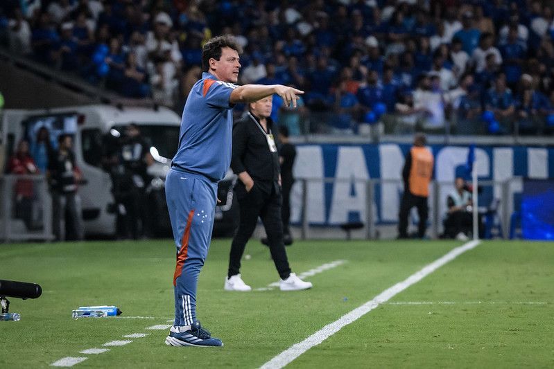 Diniz supera um mês de Cruzeiro e vive jejum importante; veja desempenho