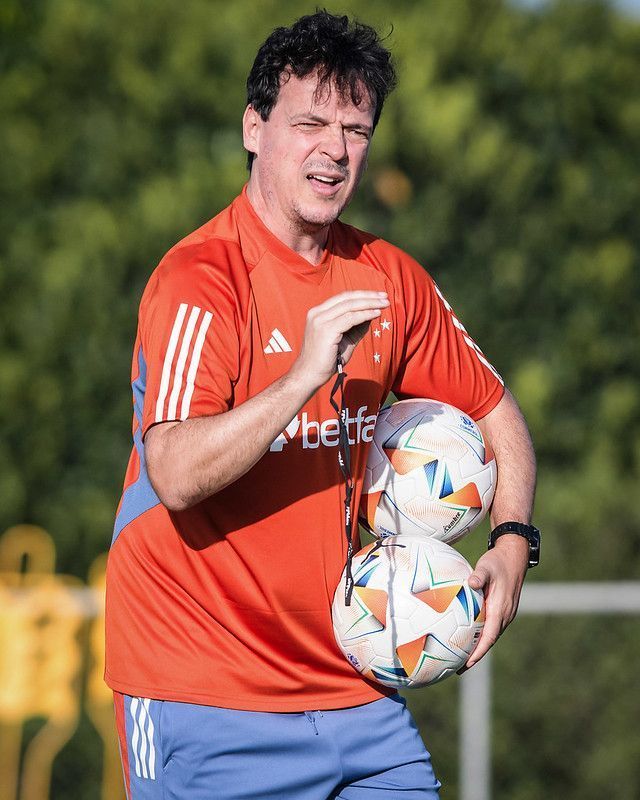 Cruzeiro enfrenta Athletico-PR no Brasileiro e busca reação antes de decisão na Sul-Americana
