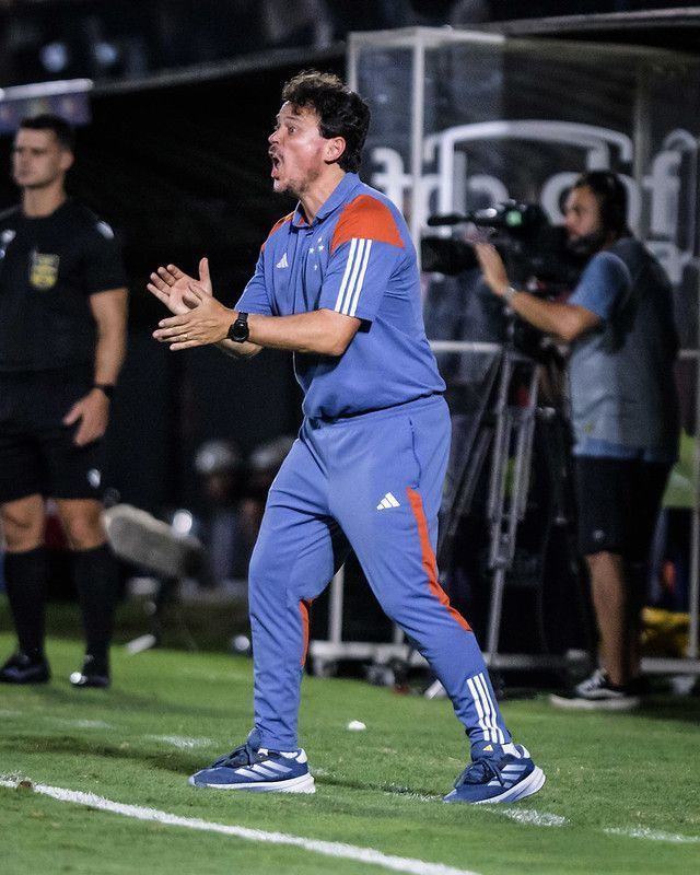 Diniz e jogadores do Cruzeiro reagem à decisão da CBF de 'fechar Mineirão' contra Palmeiras