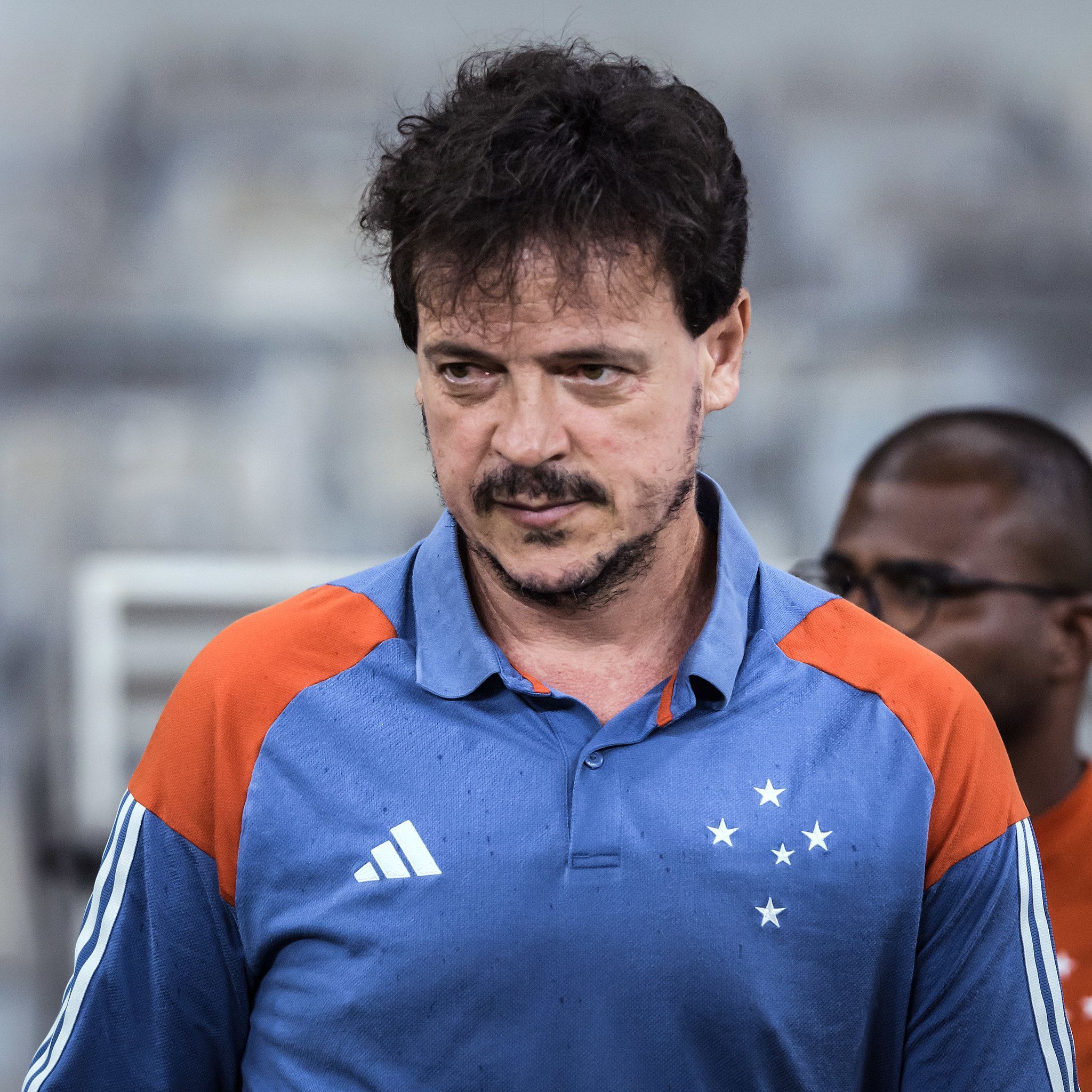 Fernando Diniz desabafa ao saber de demissão no Cruzeiro: ‘Desrespeito muito grande’