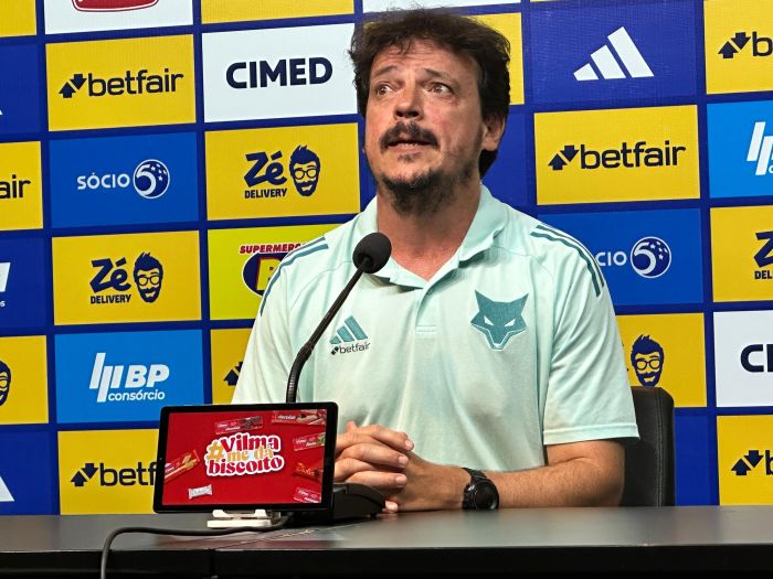 Fernando Diniz vive momentos de turbulência no Cruzeiro Fernando Diniz vive momentos de turbulência no Cruzeiro