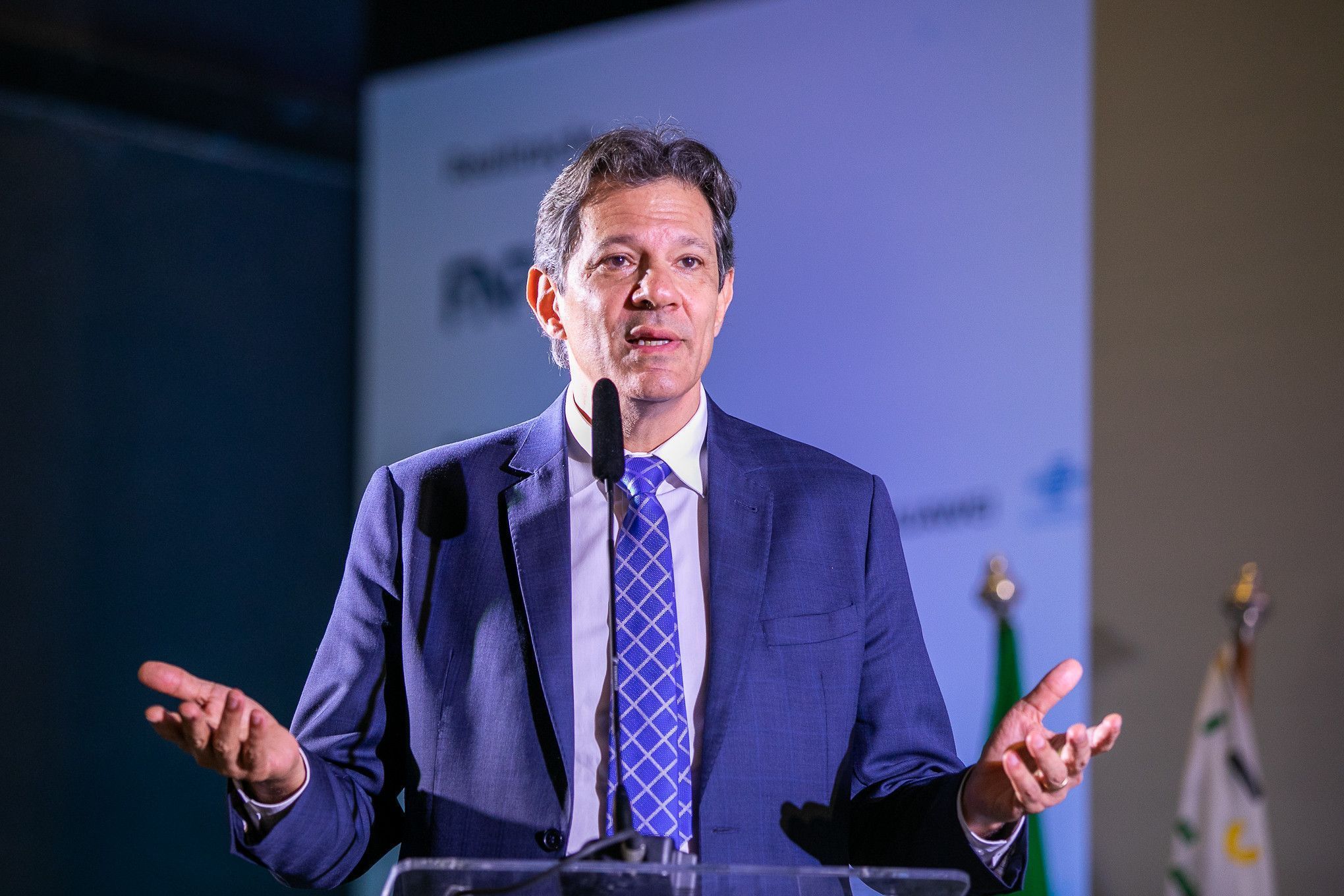 Haddad diz que Brasil não pode competir com modelo tributário do Paraguai
