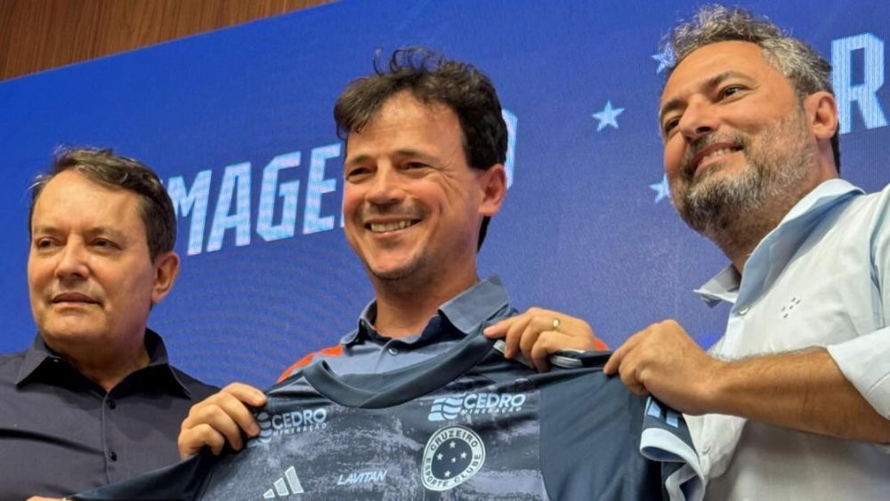 Diniz cita times históricos do Cruzeiro ao falar sobre semelhanças de estilo de jogo