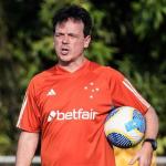 Cruzeiro toma decisão sobre 'protocolo pré-jogo' após contratação de Diniz