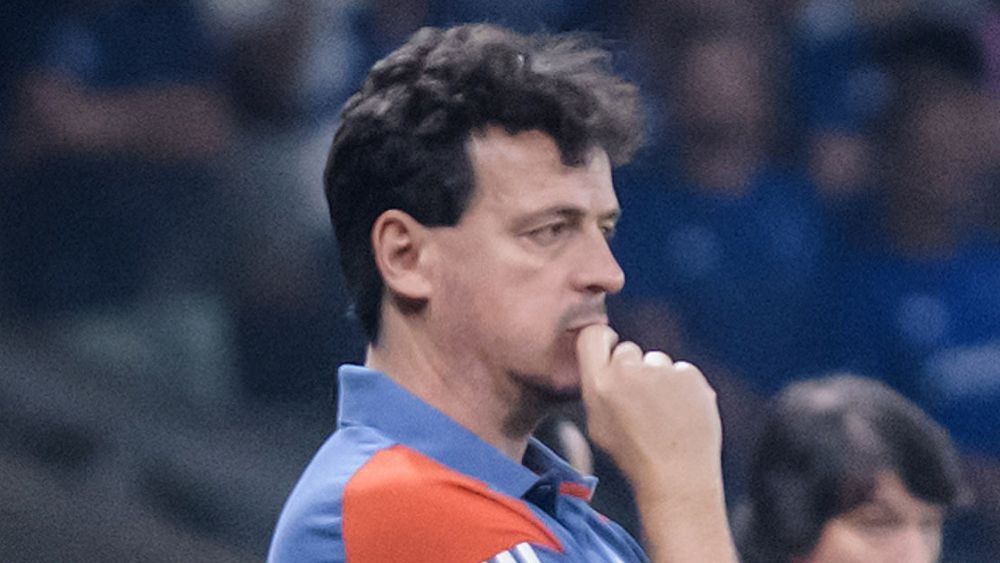 Fernando Diniz ganha opção na zaga para jogo entre Cruzeiro e Fluminense