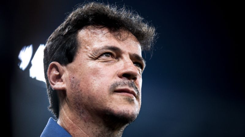 Revista inglesa aponta Fernando Diniz, do Cruzeiro, como um dos melhores técnicos do mundo