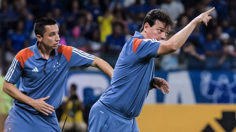 Diniz critica anulação de gol do Cruzeiro e vê time superior em empate com Bahia