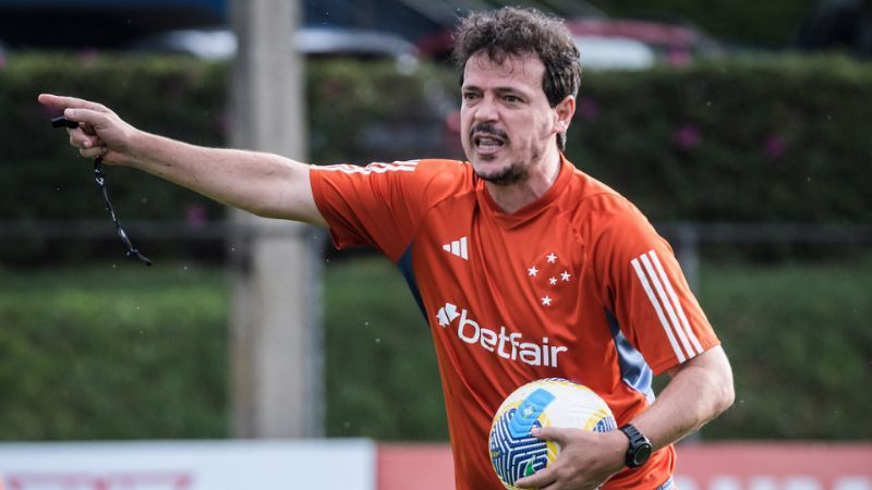 Diniz deixa 'disputas abertas' no time do Cruzeiro para final da Sul-Americana