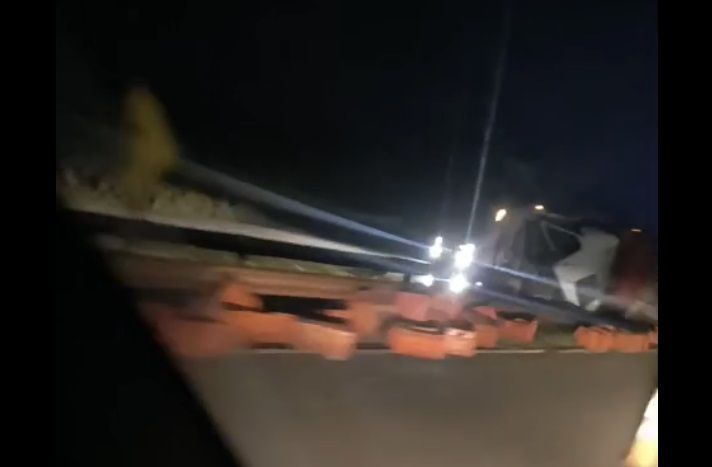 Fernão Dias: motorista fica em estado grave após dormir e tombar carreta na Grande BH