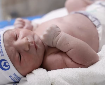 Gabriel, filho recém-nascido de Arthur Aguiar e Jheny Santucci