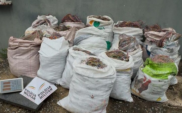 Motorista sem CNH é preso em BH com 1 tonelada de fios de cobre furtados de operadoras