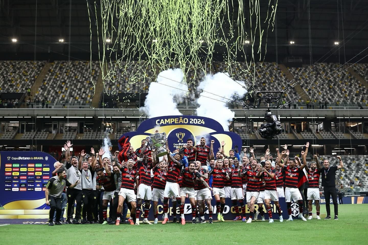 Bruno Henrique, Gabigol e Arrascaeta igualam recorde de Zico e Júnior no Flamengo