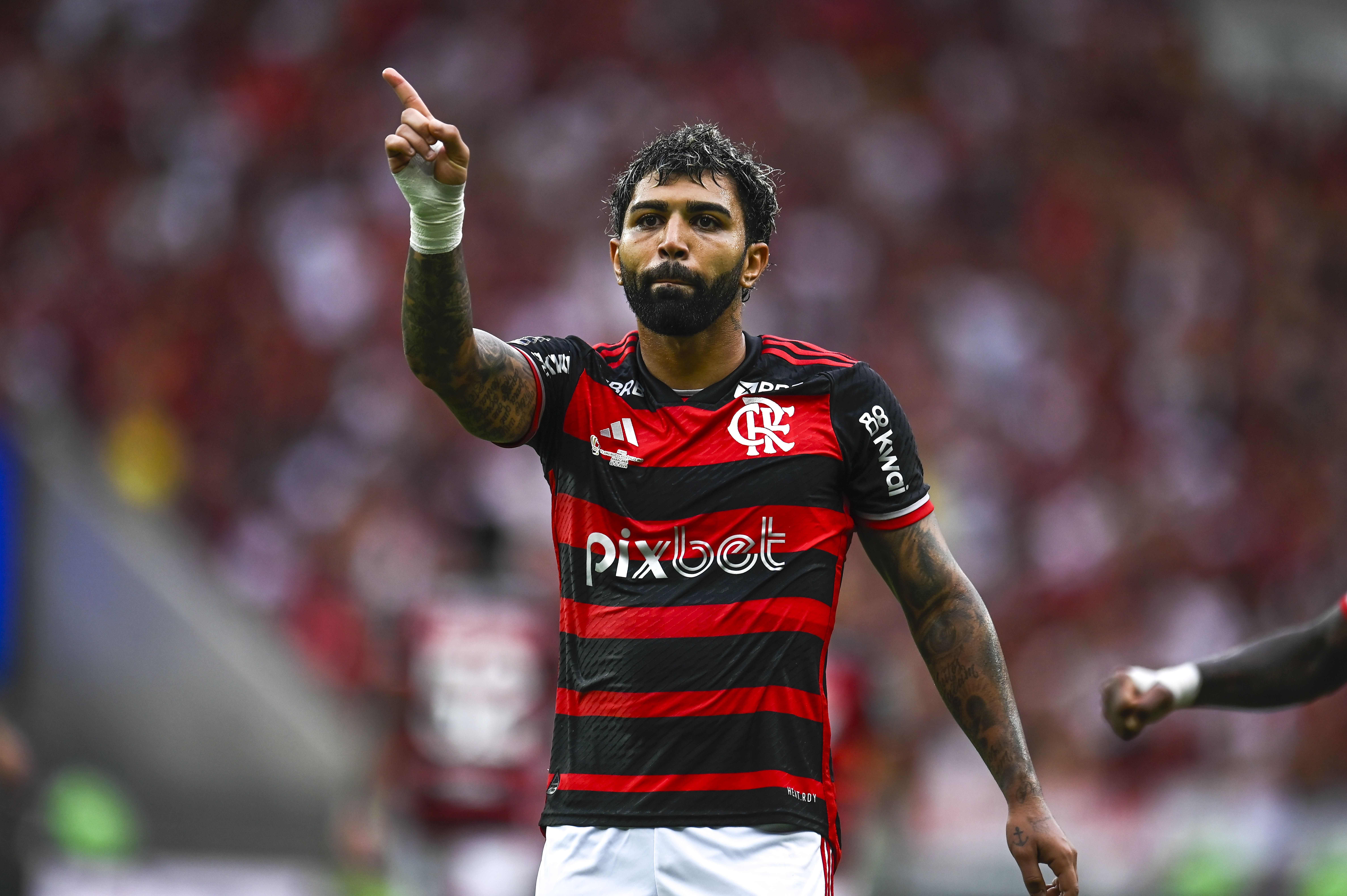 Presidente do Santos revela resposta por oferta a Gabigol, alvo do Cruzeiro