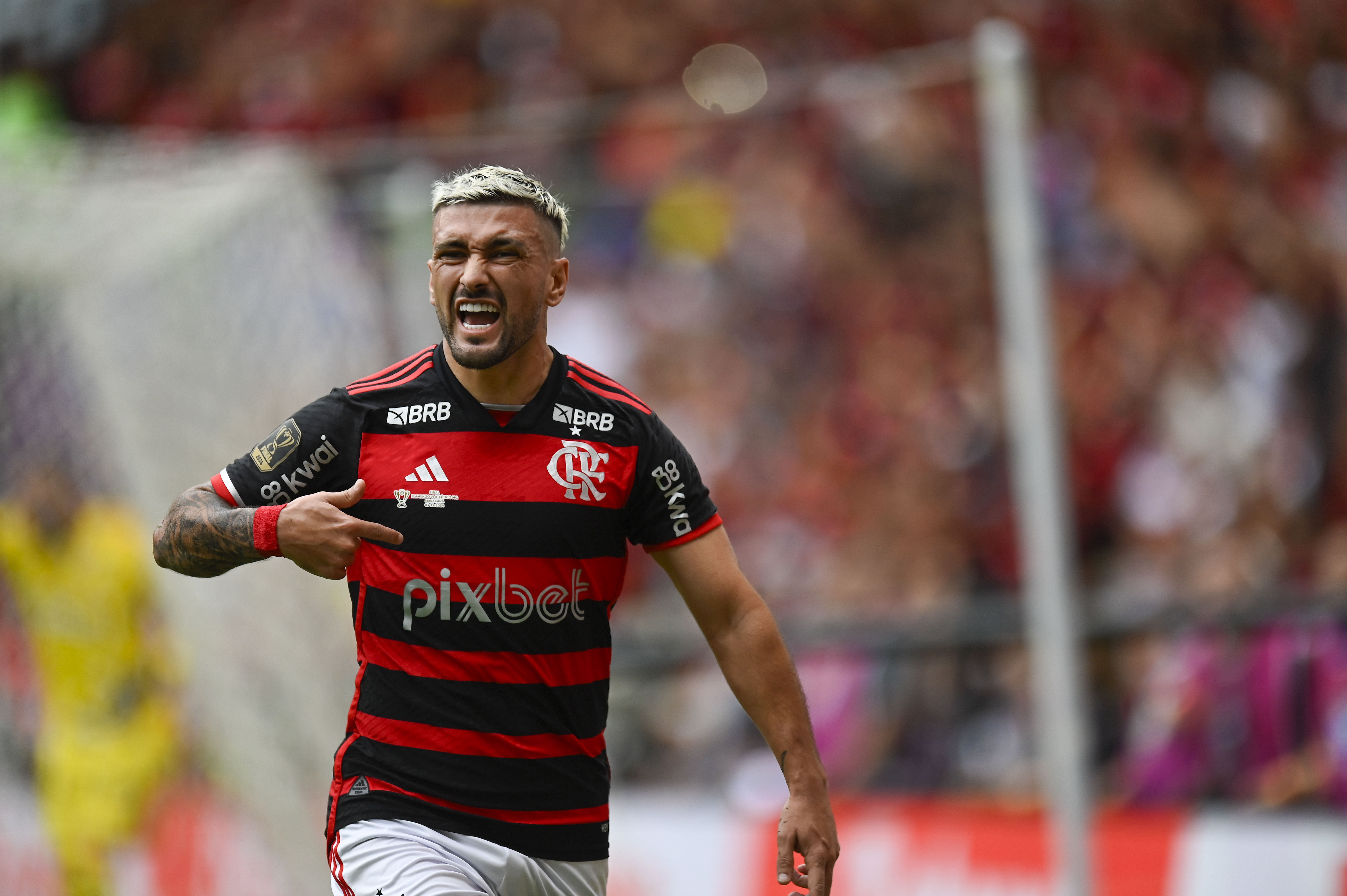 Filipe Luís detalha situação clínica de Arrascaeta: 'Pagará o preço no futuro'