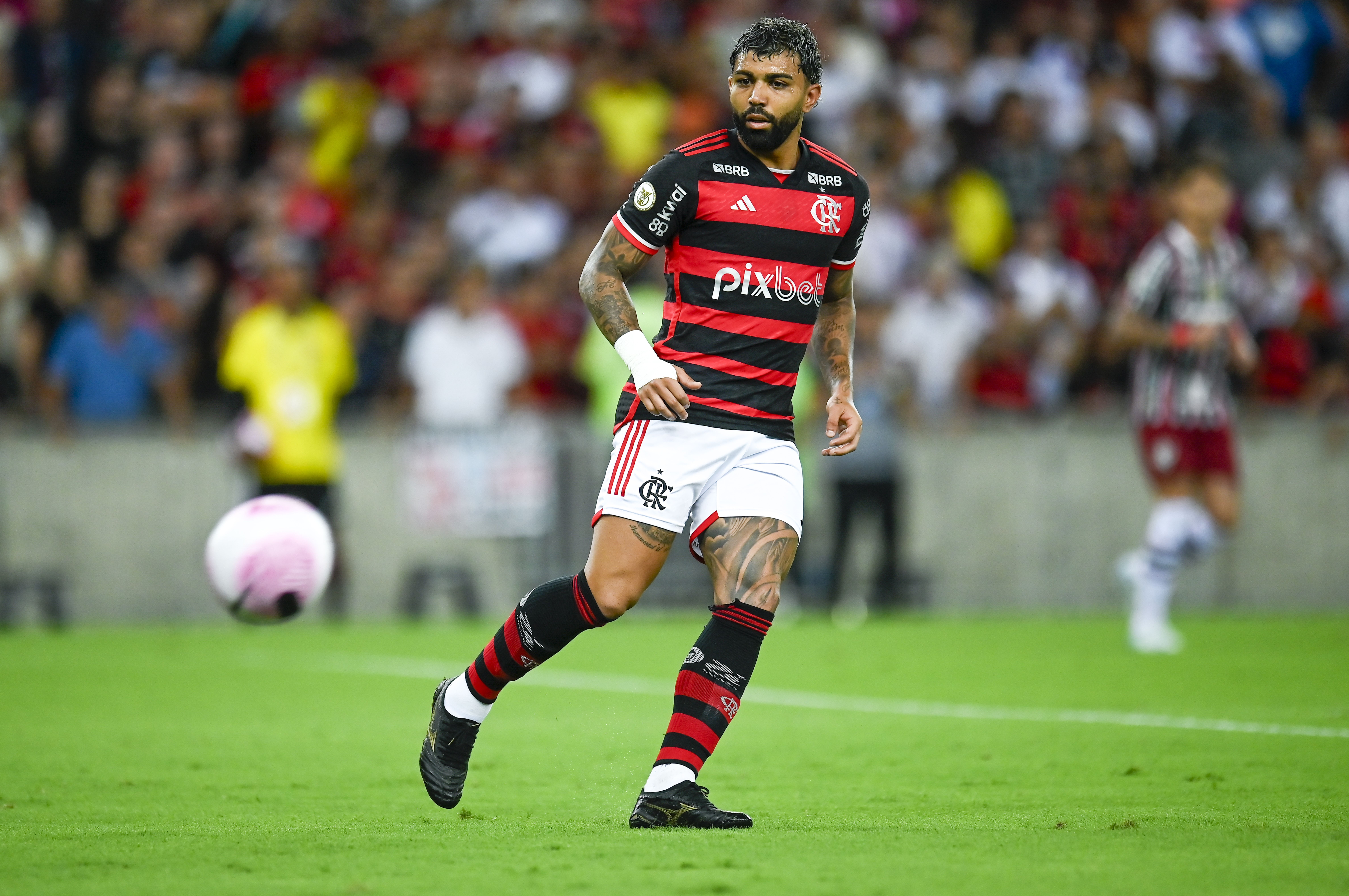 Gabigol não aproveita sequência, e Filipe Luís explica impedimentos do atacante