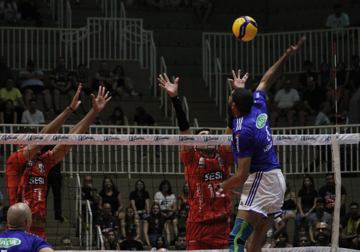 De virada, Sada Cruzeiro vence Sesi Bauru e segue líder da Superliga Masculina de Vôlei