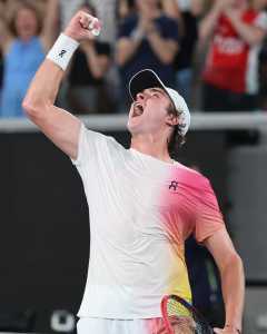 João Fonseca em duelo com Jannik Sinner em Indian Wells 2026