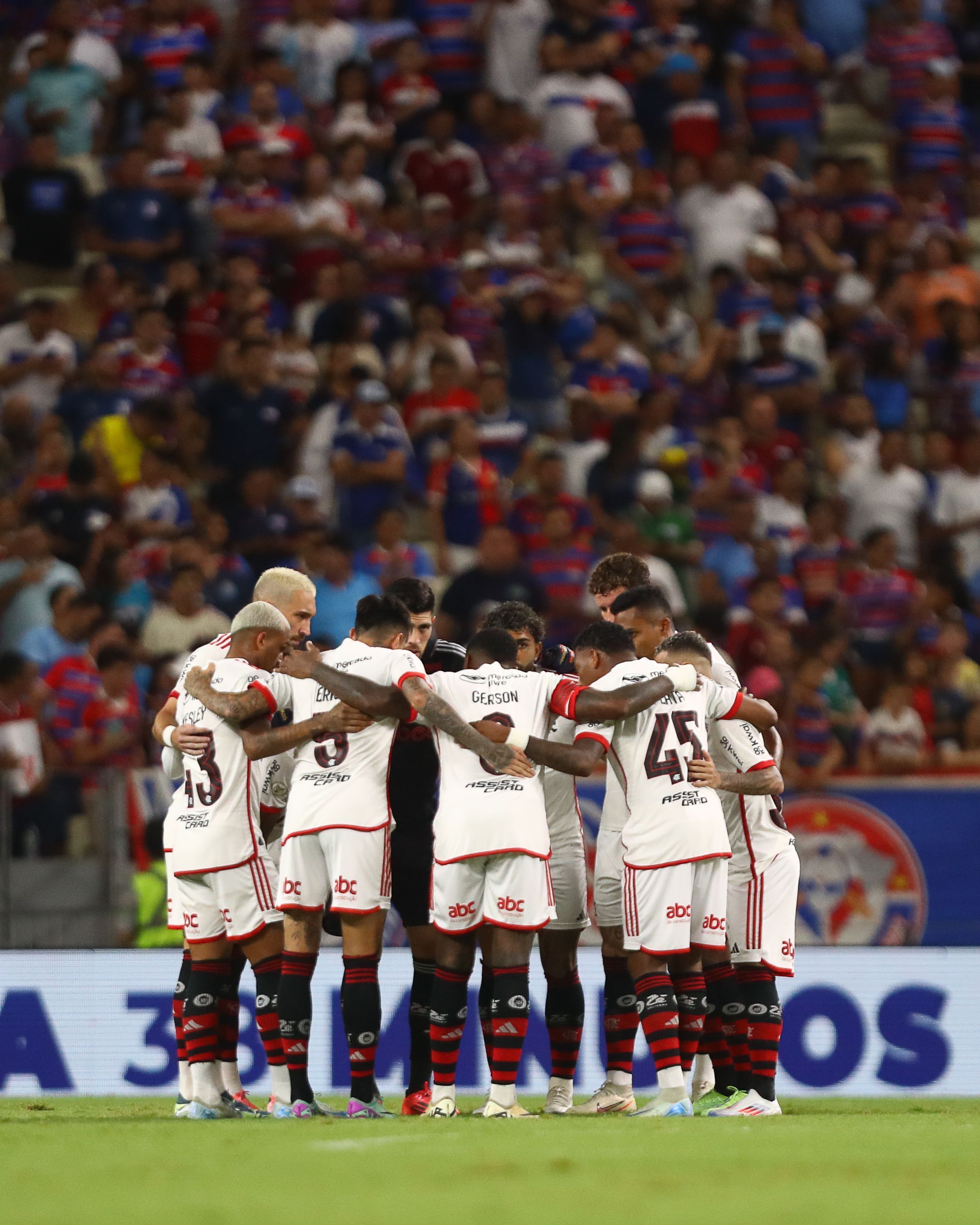 Flamengo antecipa férias de quatro jogadores do elenco principal; entenda