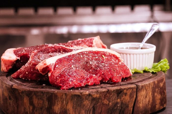 Pedaços de carne bovina 