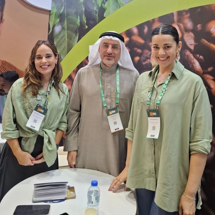 Daniele Alkmin, Rebeca Bernardes com potenciais compradores de Dubai, Egito, Rússia, China, Arábia Saudita