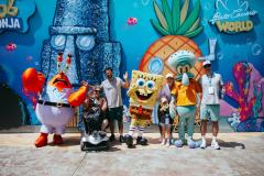 Duda Nagle curte parque com mãe e Zoe