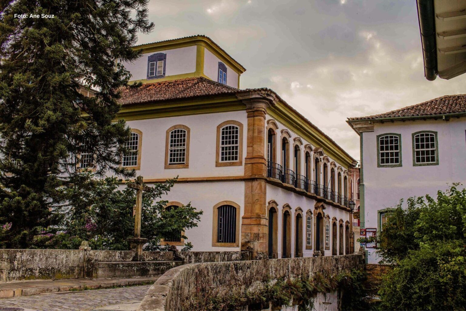 Exposição une artesanato e pinturas no Museu Casa dos Contos