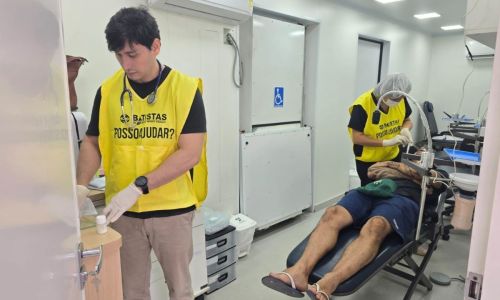 Atendimento odontológico do Projeto Vida na Estrada
