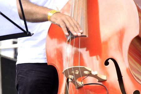 A iniciativa visa beneficiar artistas belo-horizontinos em eventos públicos da prefeitura.