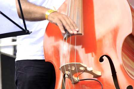 A iniciativa visa beneficiar artistas belo-horizontinos em eventos públicos da prefeitura.