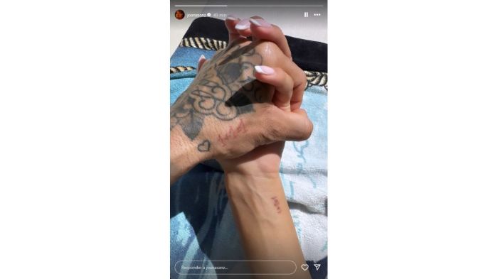 Joana Sanz posta foto de mãos dadas com Daniel Alves